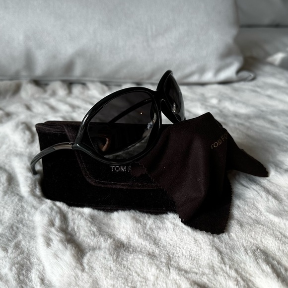 Tom Ford Jennifer Soft Oval Shaped Sunglasses Dark Gray/Blue Gradient 100 UV - Picture 6 of 6